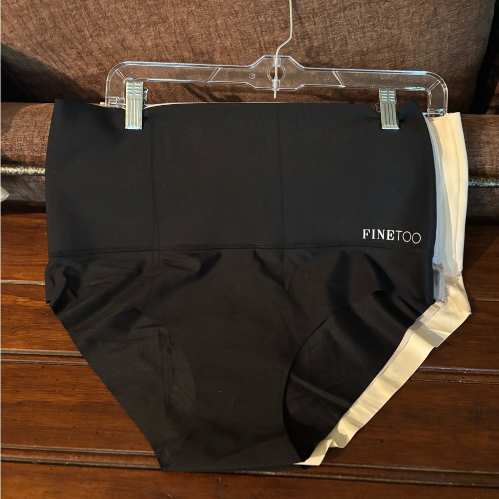 FINETOO Black and Cream High-Waisted Briefs